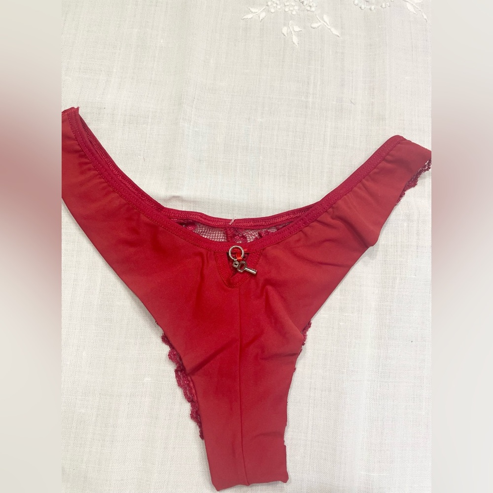 Lock me up undies. Super sexy!